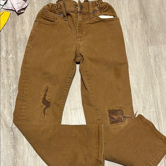 4/$30 Kids Brown Distressed Jeans - Picture 1 of 1